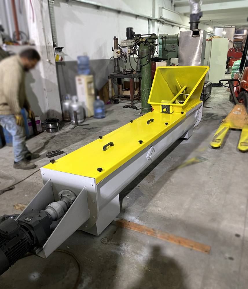 400 lük Çift Motorlu ve Karıştırıcılı Plastik Taşıyıcı Makinası