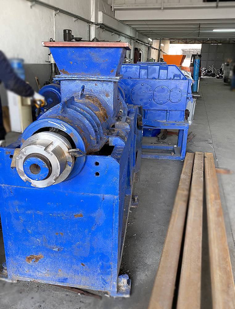 Revizyon Öncesi 2.el Plastik Sıkma Makinası -2